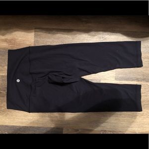 Like new Lululemon leggings, crop aligns navy blue